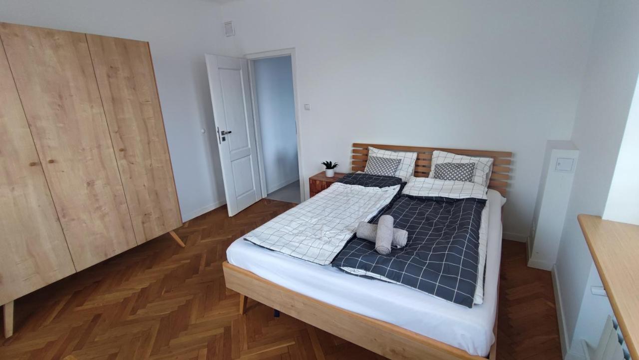 Przestronny Apartament W Centrum Apartment Варшава Екстериор снимка